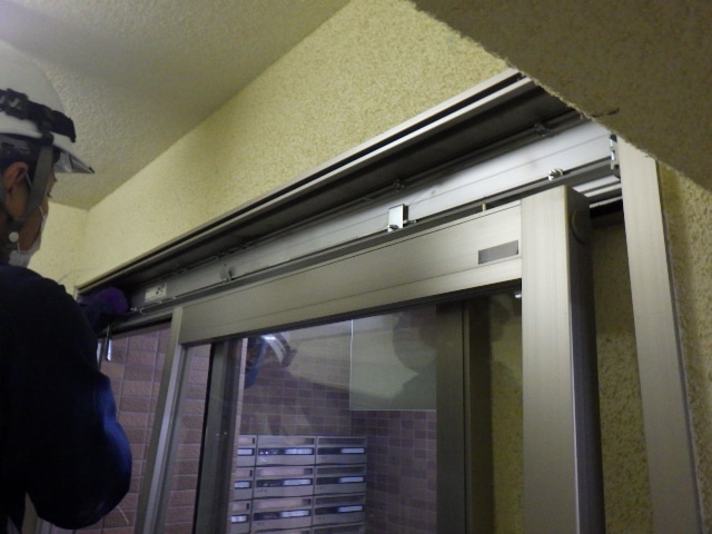 自動ドア 工事中