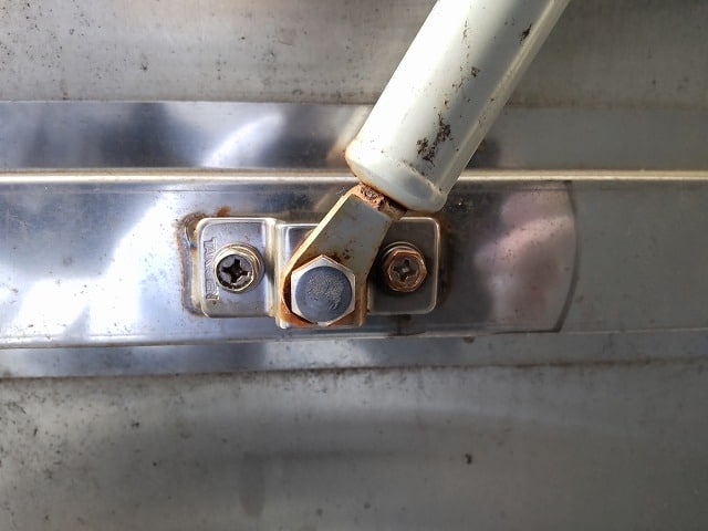 ゴミストッカー写真 ネジ留め後2