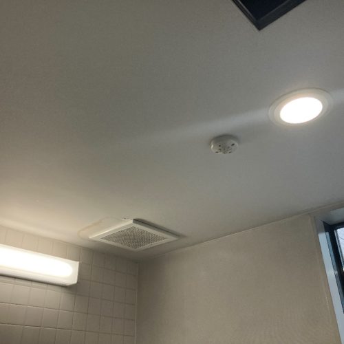 天井・取外した機器の復旧後