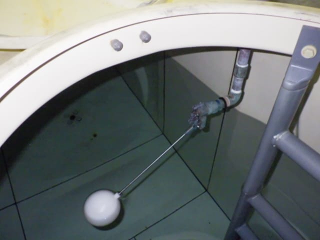 交換前のボールタップの画像